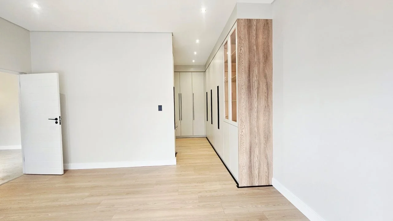 TURNKEY HOME WITH 3 GARAGES  AVAILABLE IN THE NEW DEVELOPING FOUNTAINBROOK ESTATE.