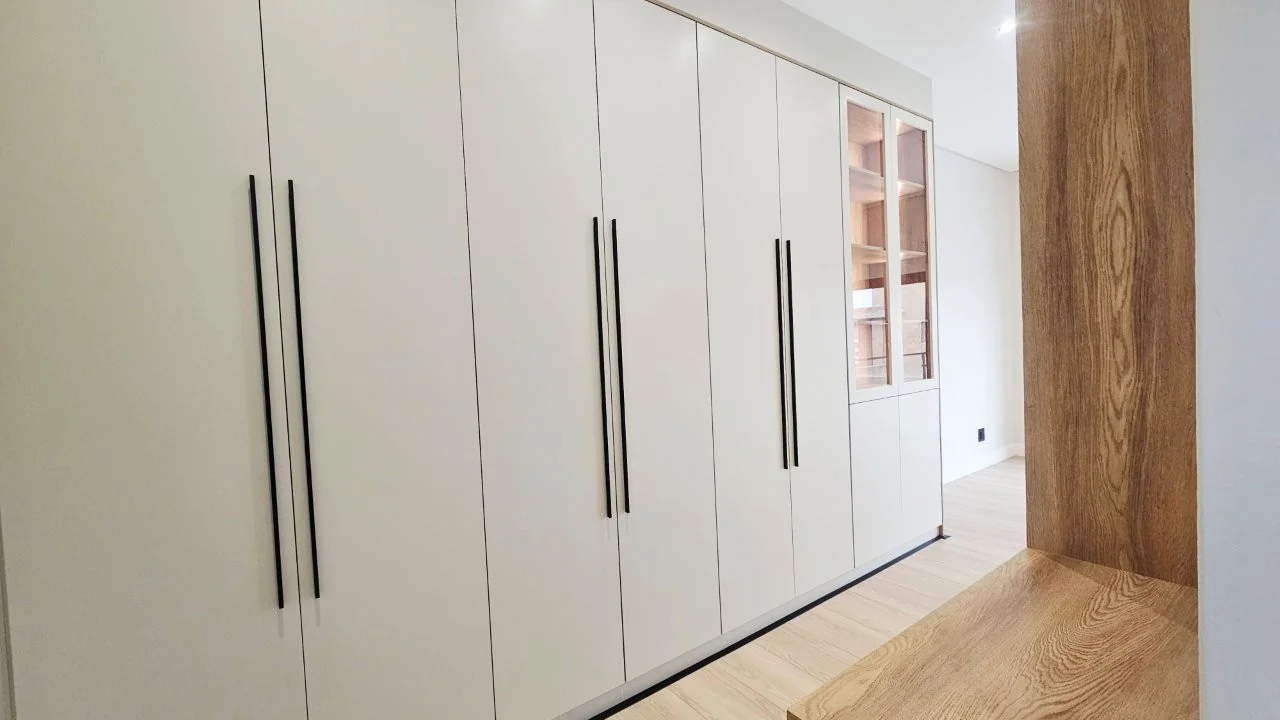 TURNKEY HOME WITH 3 GARAGES  AVAILABLE IN THE NEW DEVELOPING FOUNTAINBROOK ESTATE.