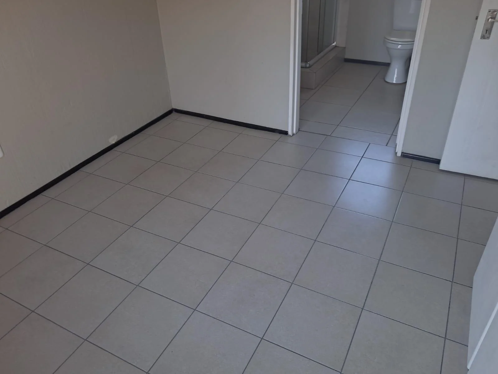 A Two Bedroom Apartment For Rent in Honeypark