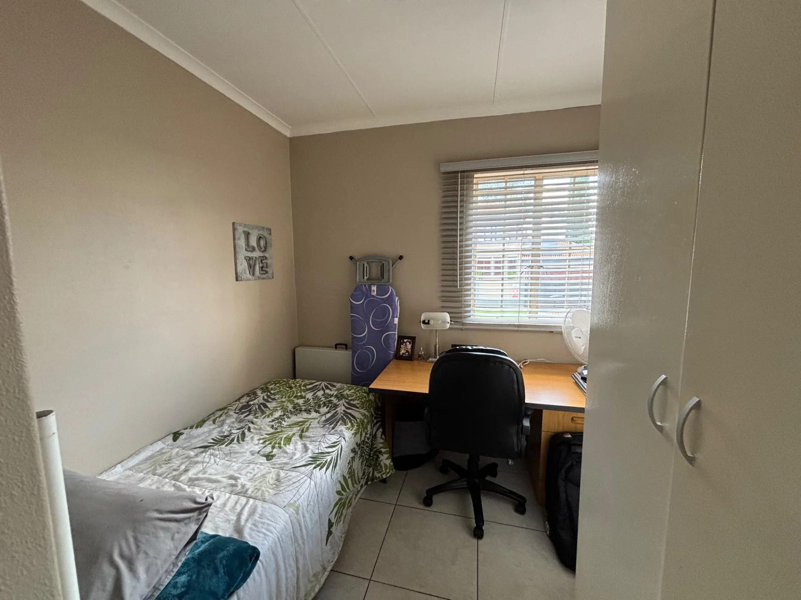 DUPLEX IN A SMALL SECURITY COMPLEX