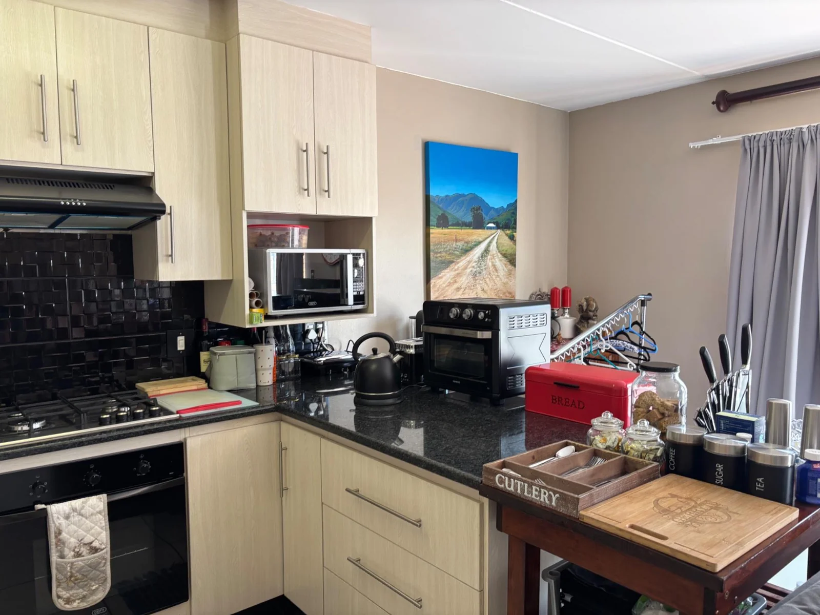 DUPLEX IN A SMALL SECURITY COMPLEX