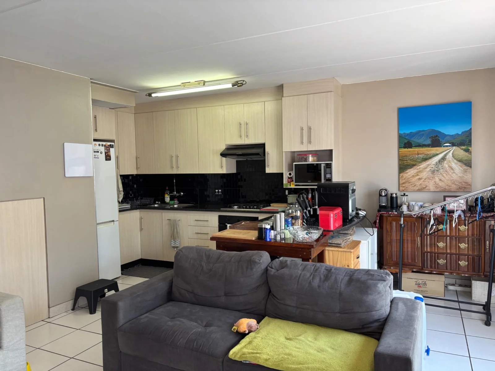 DUPLEX IN A SMALL SECURITY COMPLEX