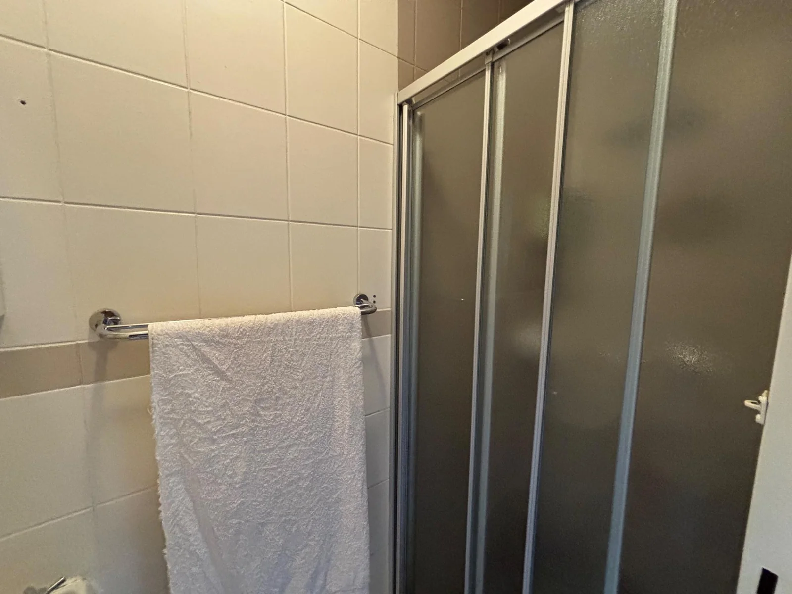 DUPLEX IN A SMALL SECURITY COMPLEX