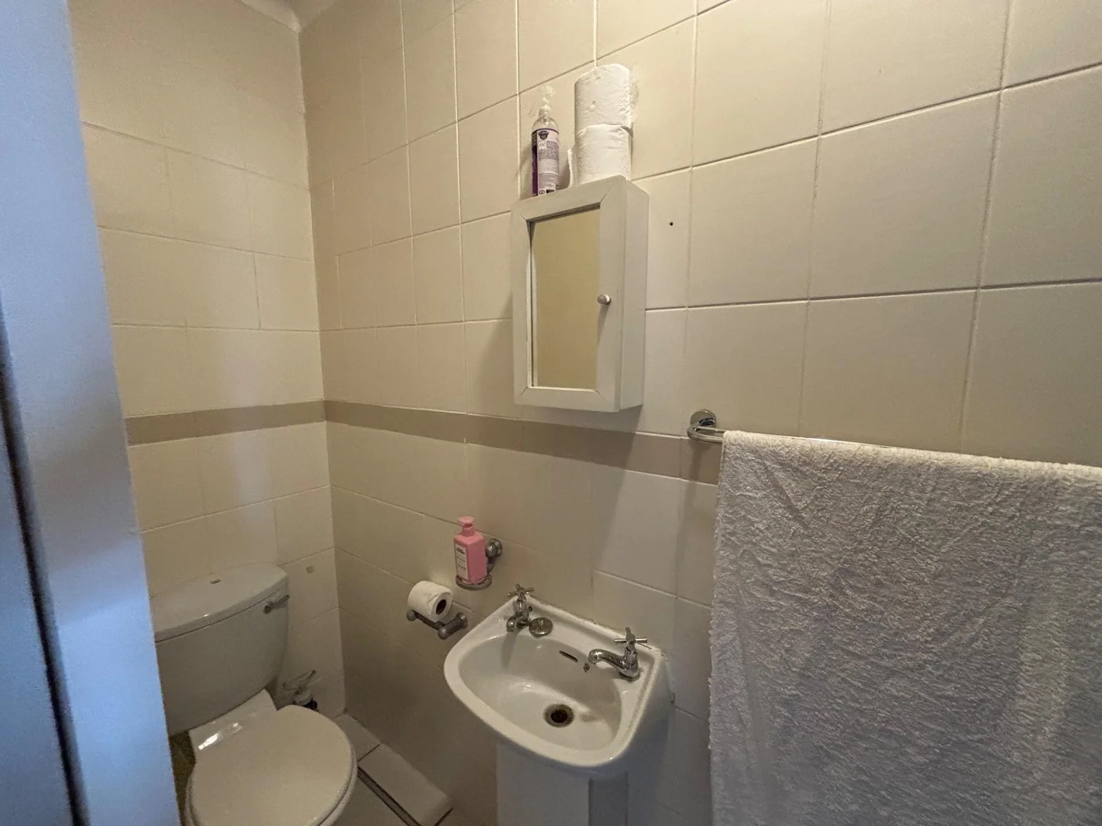 DUPLEX IN A SMALL SECURITY COMPLEX