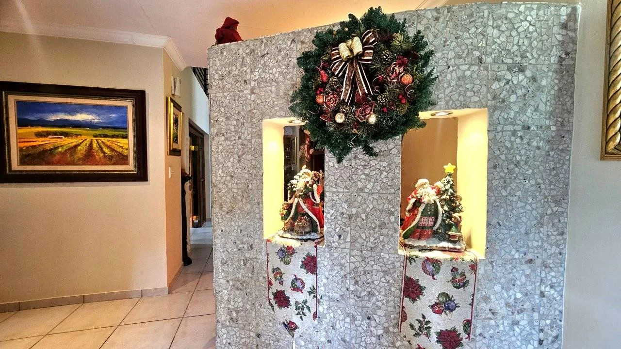 GENEROUS FAMILY HOME WITH FLATLET IN THE HEART OF MIDSTREAM ESTATE.