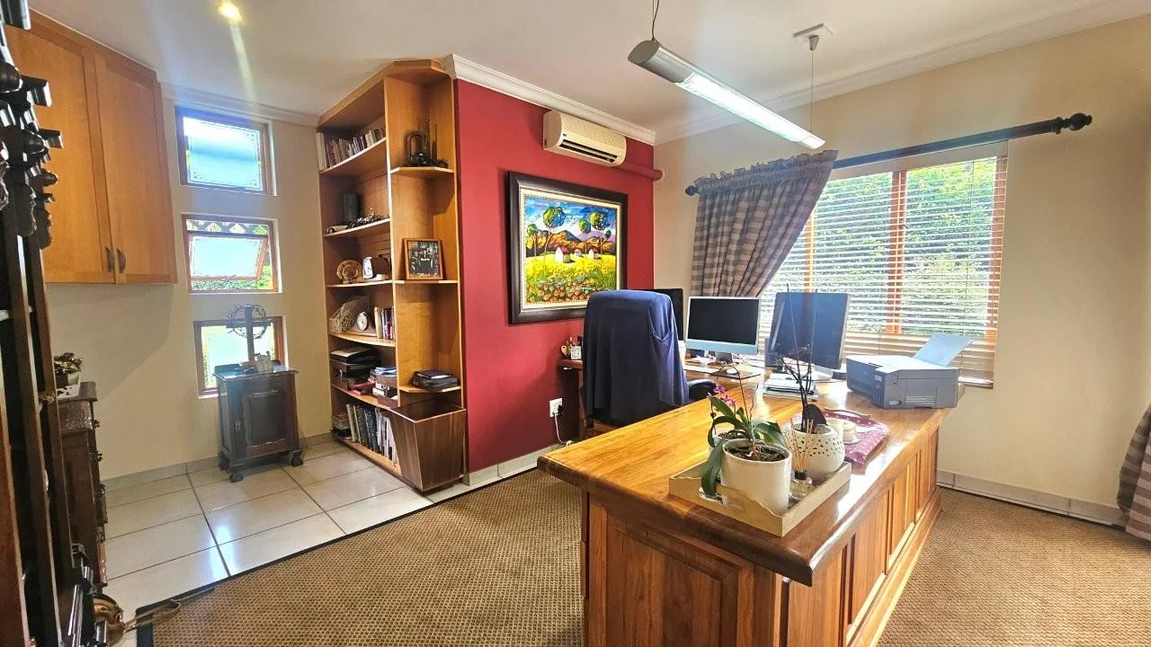 GENEROUS FAMILY HOME WITH FLATLET IN THE HEART OF MIDSTREAM ESTATE.