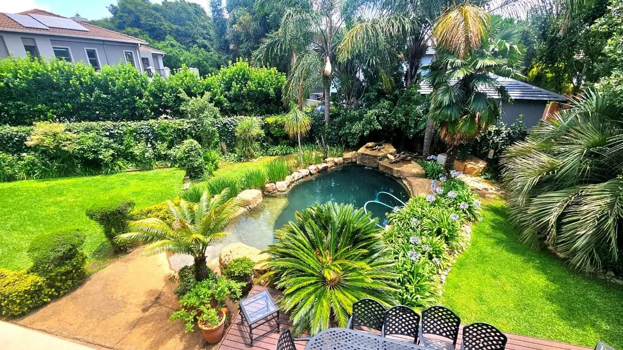 GENEROUS FAMILY HOME WITH FLATLET IN THE HEART OF MIDSTREAM ESTATE.