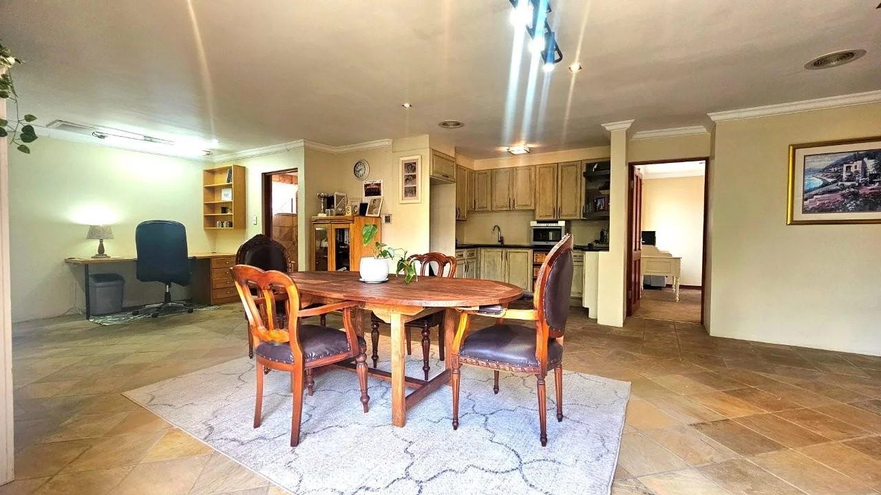 GENEROUS FAMILY HOME WITH FLATLET IN THE HEART OF MIDSTREAM ESTATE.
