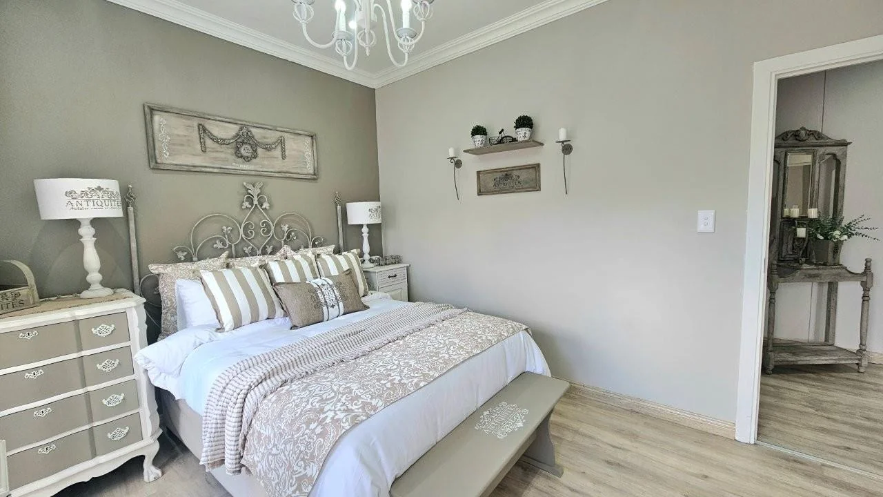 FULL TITLE TOWNHOUSE IN MIDSTREAM ESTATE – NEWLY RENOVATED AND BEAUTIFULLY APPOINTED