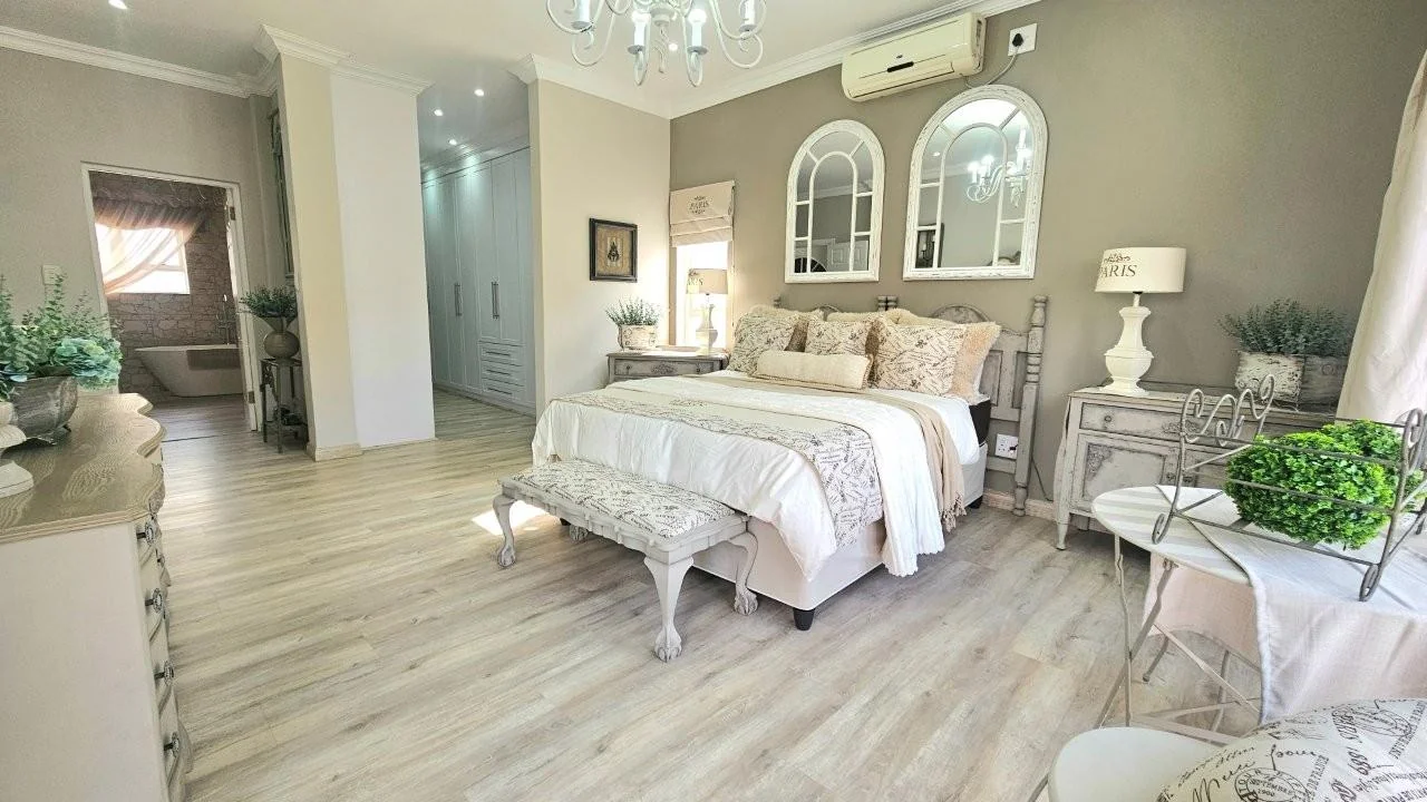 FULL TITLE TOWNHOUSE IN MIDSTREAM ESTATE – NEWLY RENOVATED AND BEAUTIFULLY APPOINTED