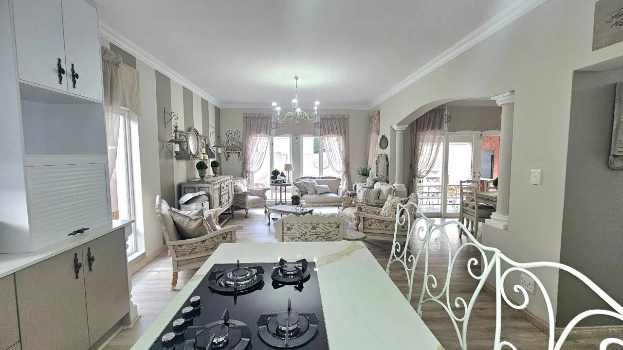 FULL TITLE TOWNHOUSE IN MIDSTREAM ESTATE – NEWLY RENOVATED AND BEAUTIFULLY APPOINTED