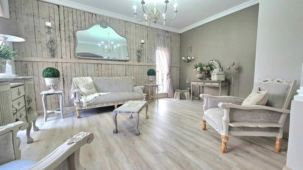 FULL TITLE TOWNHOUSE IN MIDSTREAM ESTATE – NEWLY RENOVATED AND BEAUTIFULLY APPOINTED