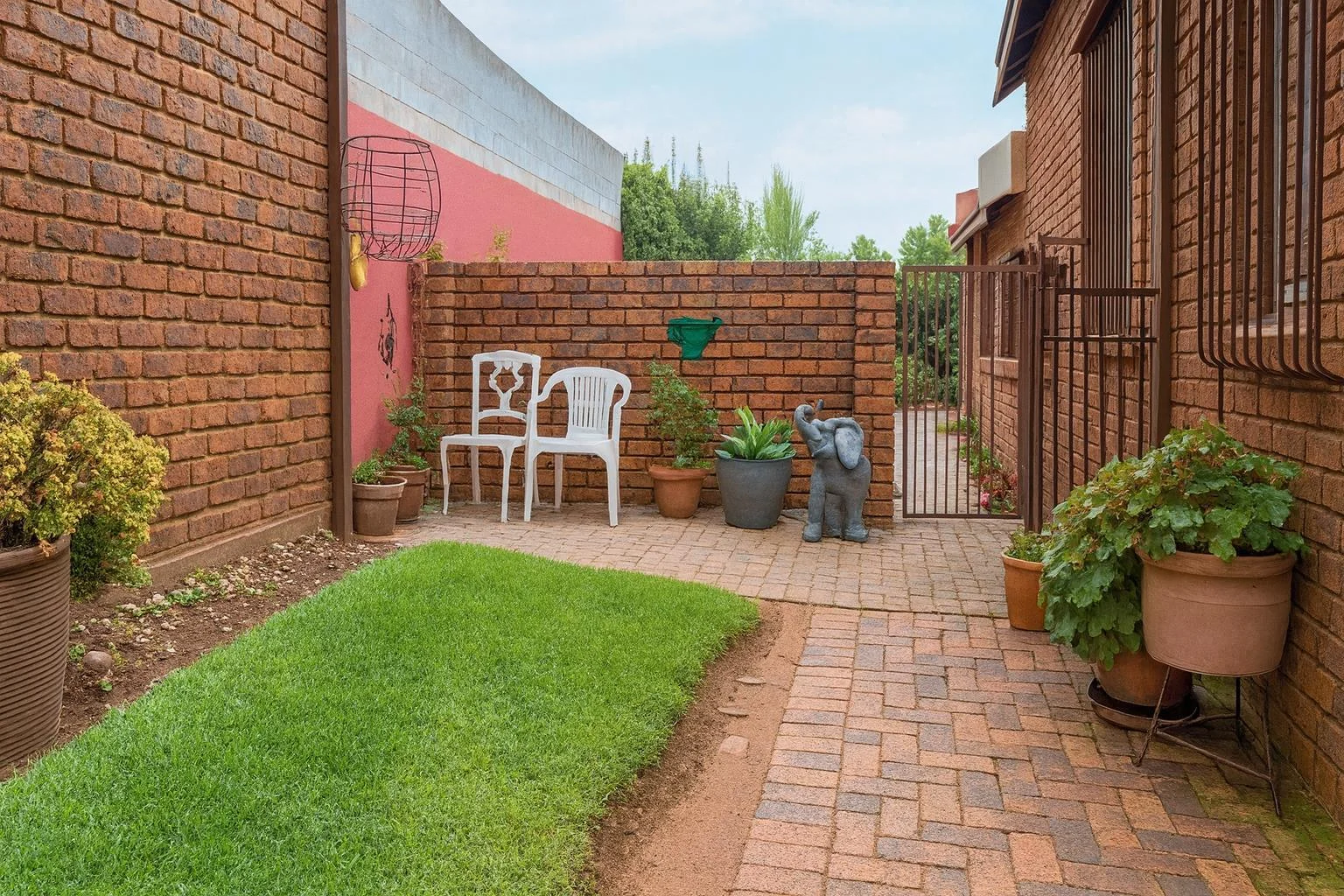 NEW LISTING ..... FOR THE BIGGER FAMILY!!