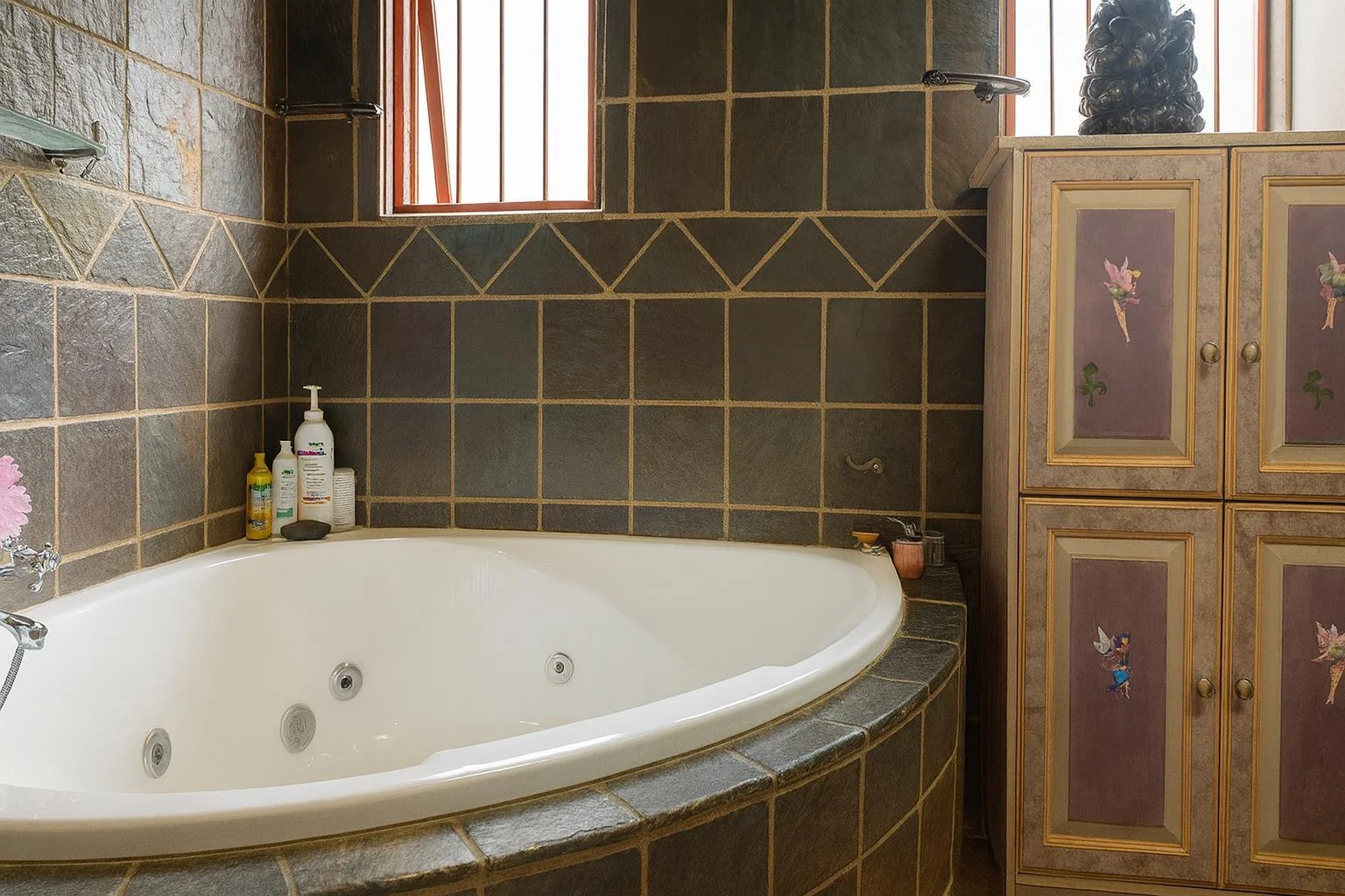 NEW LISTING ..... FOR THE BIGGER FAMILY!!