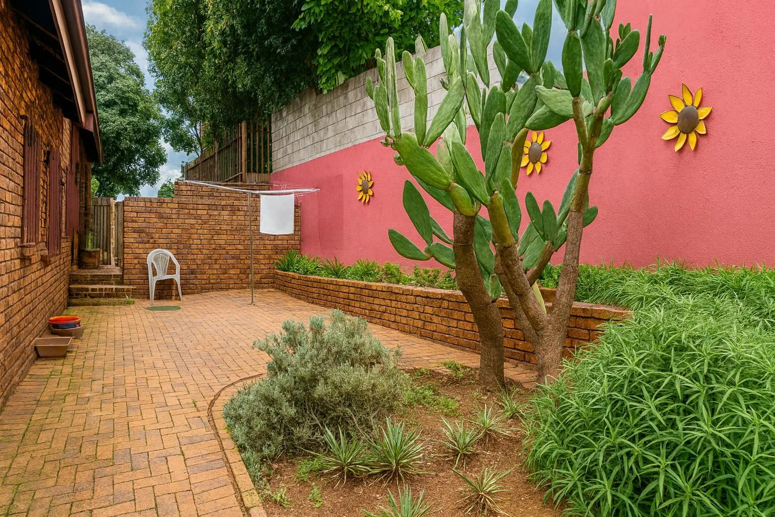 NEW LISTING ..... FOR THE BIGGER FAMILY!!