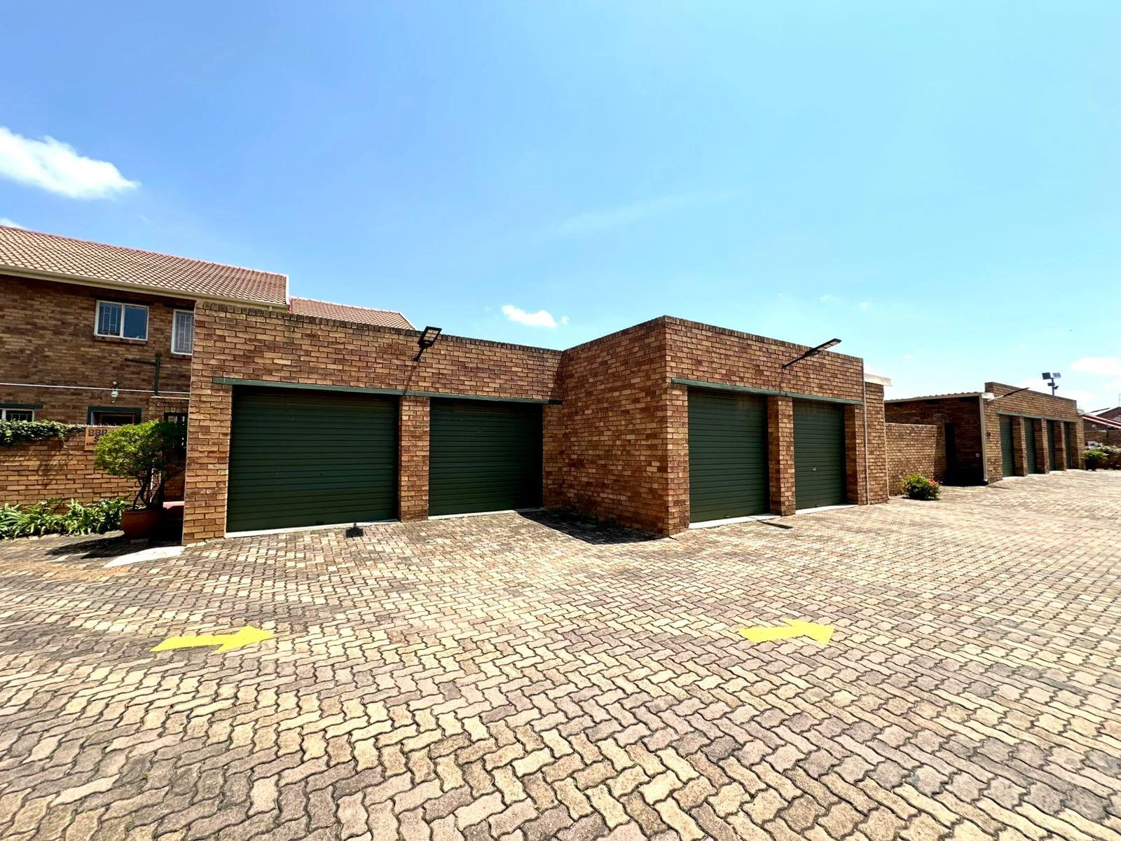 YOUR NEXT FAMILY HOME IS HERE! MAKE THE MOVE