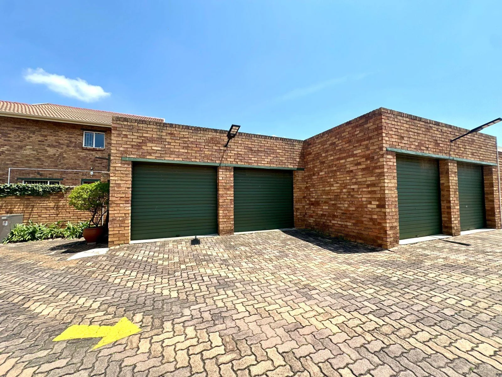 YOUR NEXT FAMILY HOME IS HERE! MAKE THE MOVE