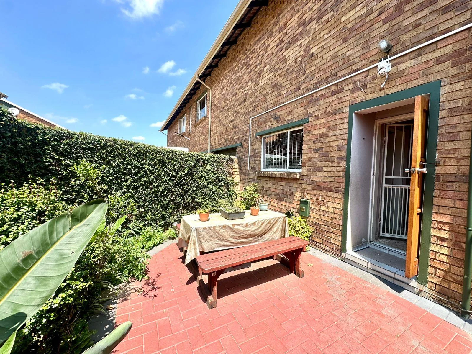 YOUR NEXT FAMILY HOME IS HERE! MAKE THE MOVE