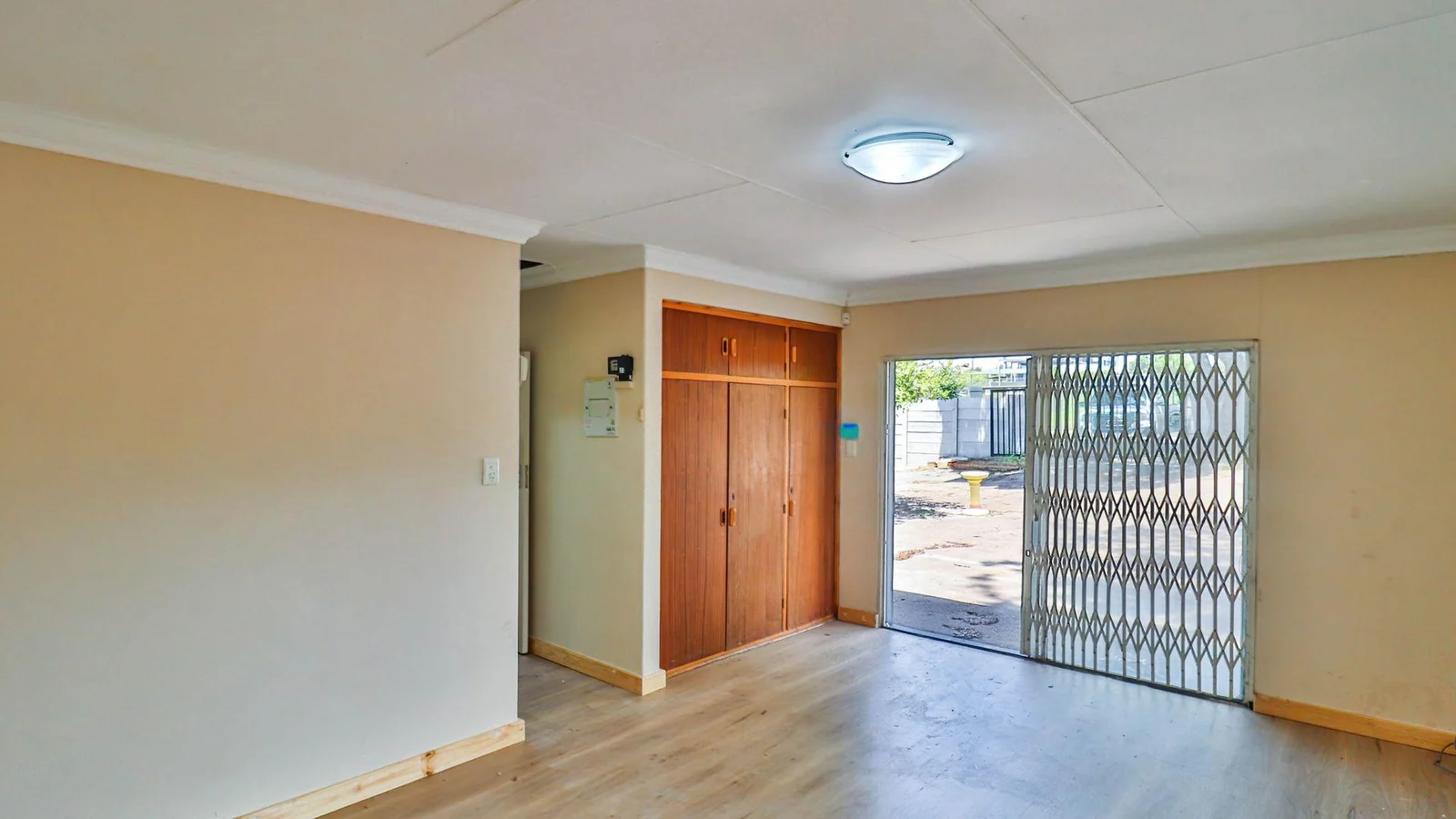 Discover Exceptional Space, Versatility & Income-Generating Potential on 14th Road