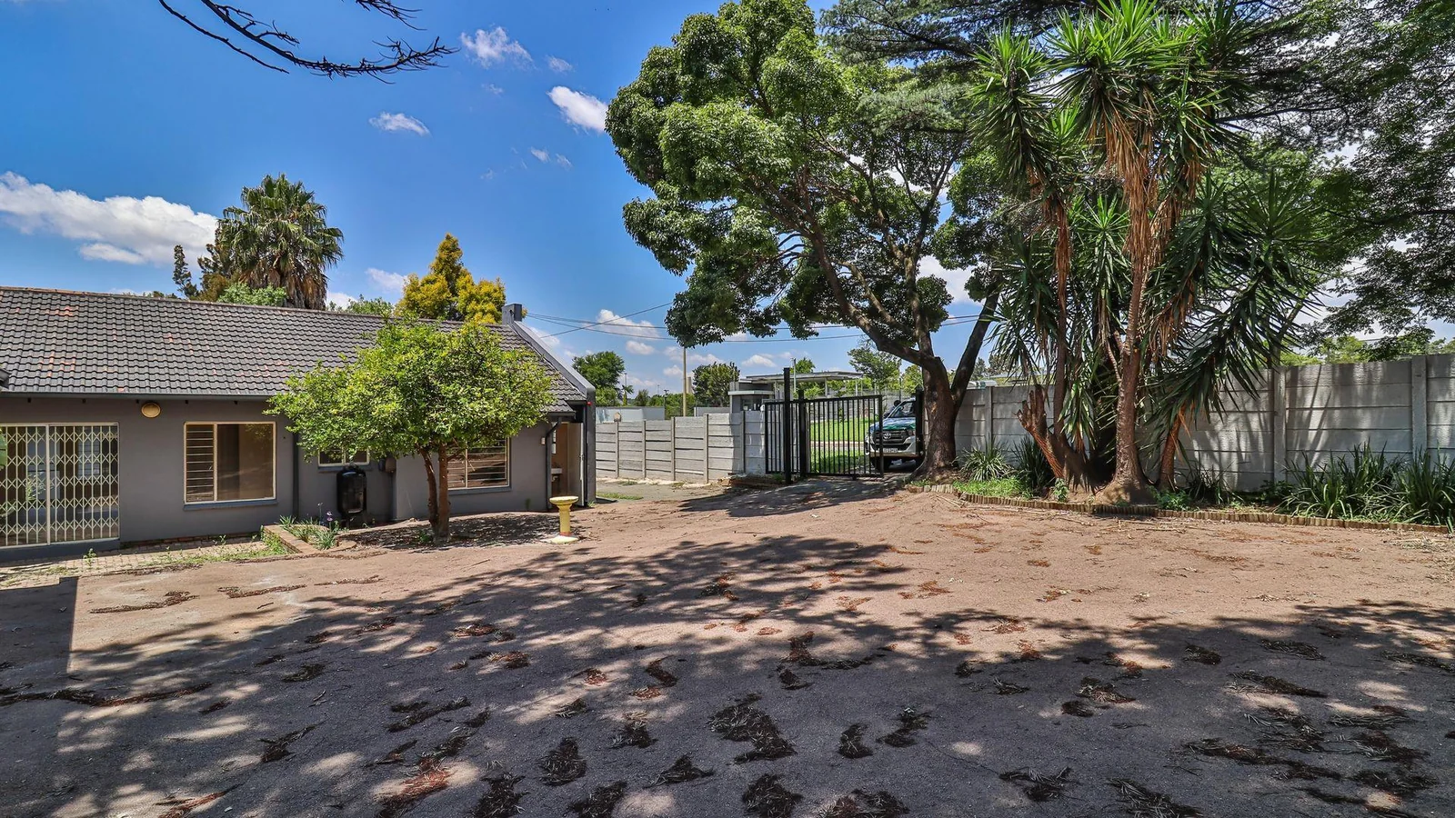 Discover Exceptional Space, Versatility & Income-Generating Potential on 14th Road