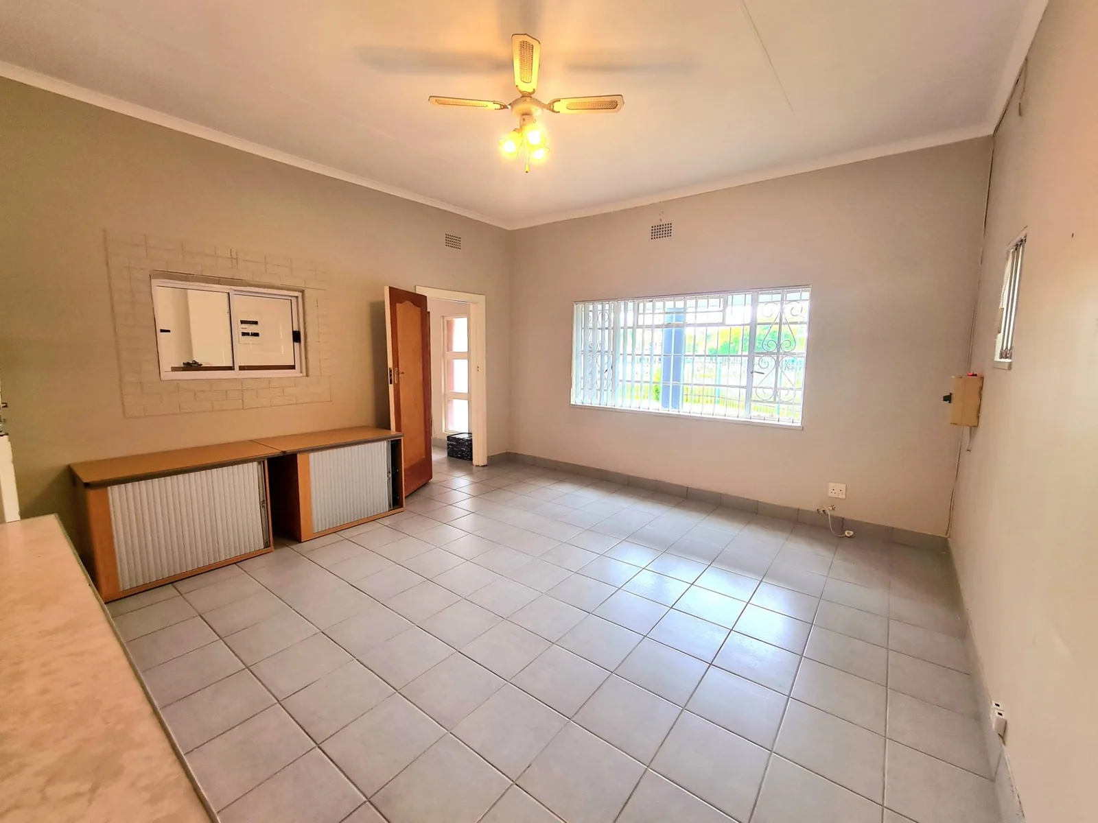 Modern office space with prime location