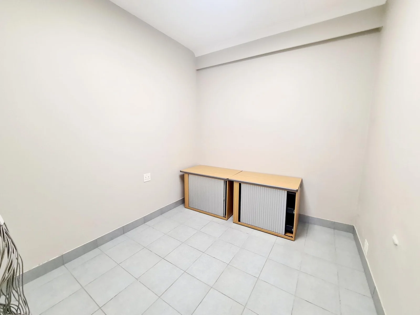 Modern office space with prime location