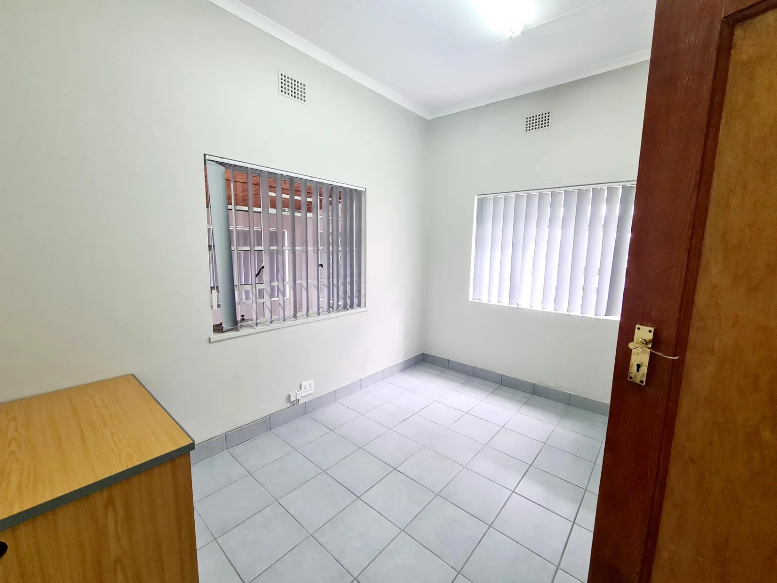 Modern office space with prime location