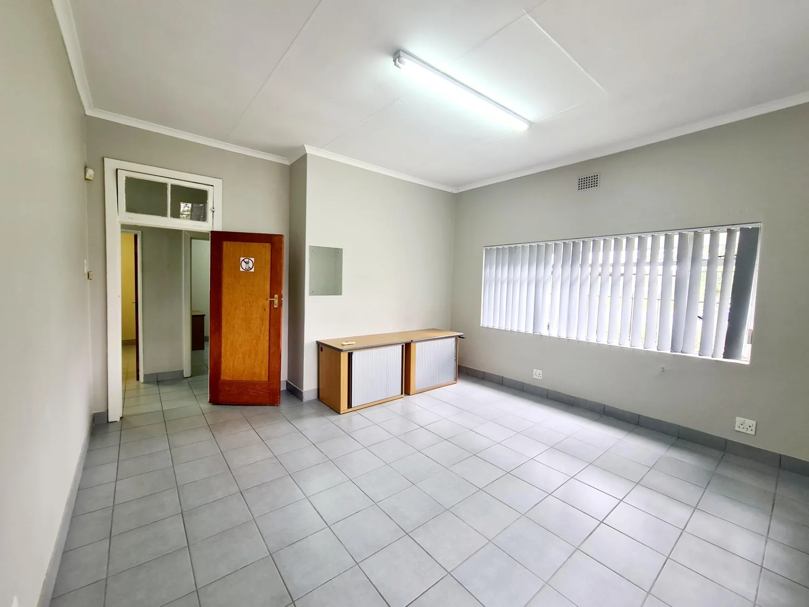 Modern office space with prime location