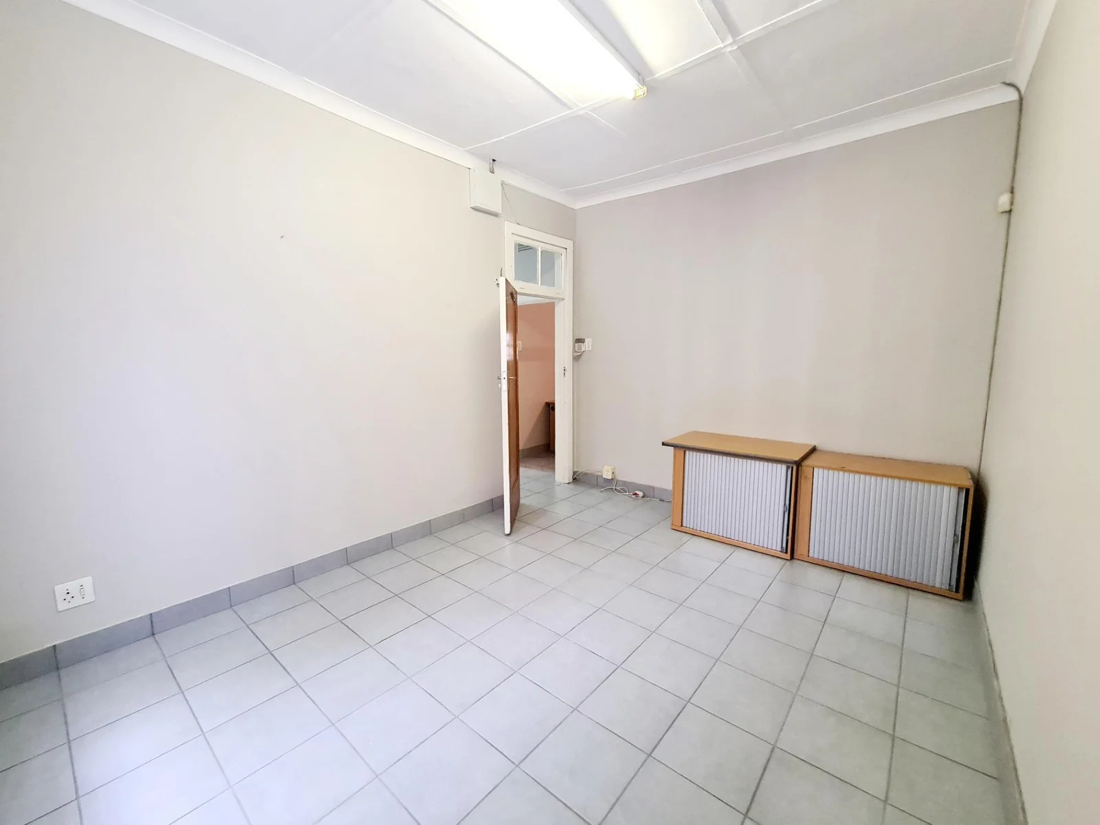 Modern office space with prime location