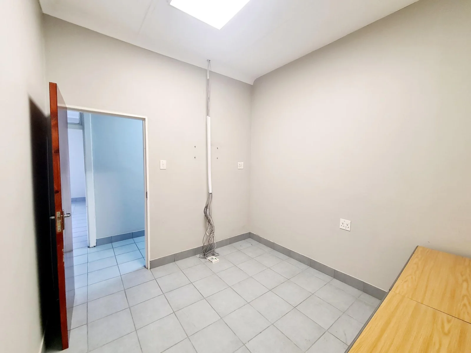 Modern office space with prime location