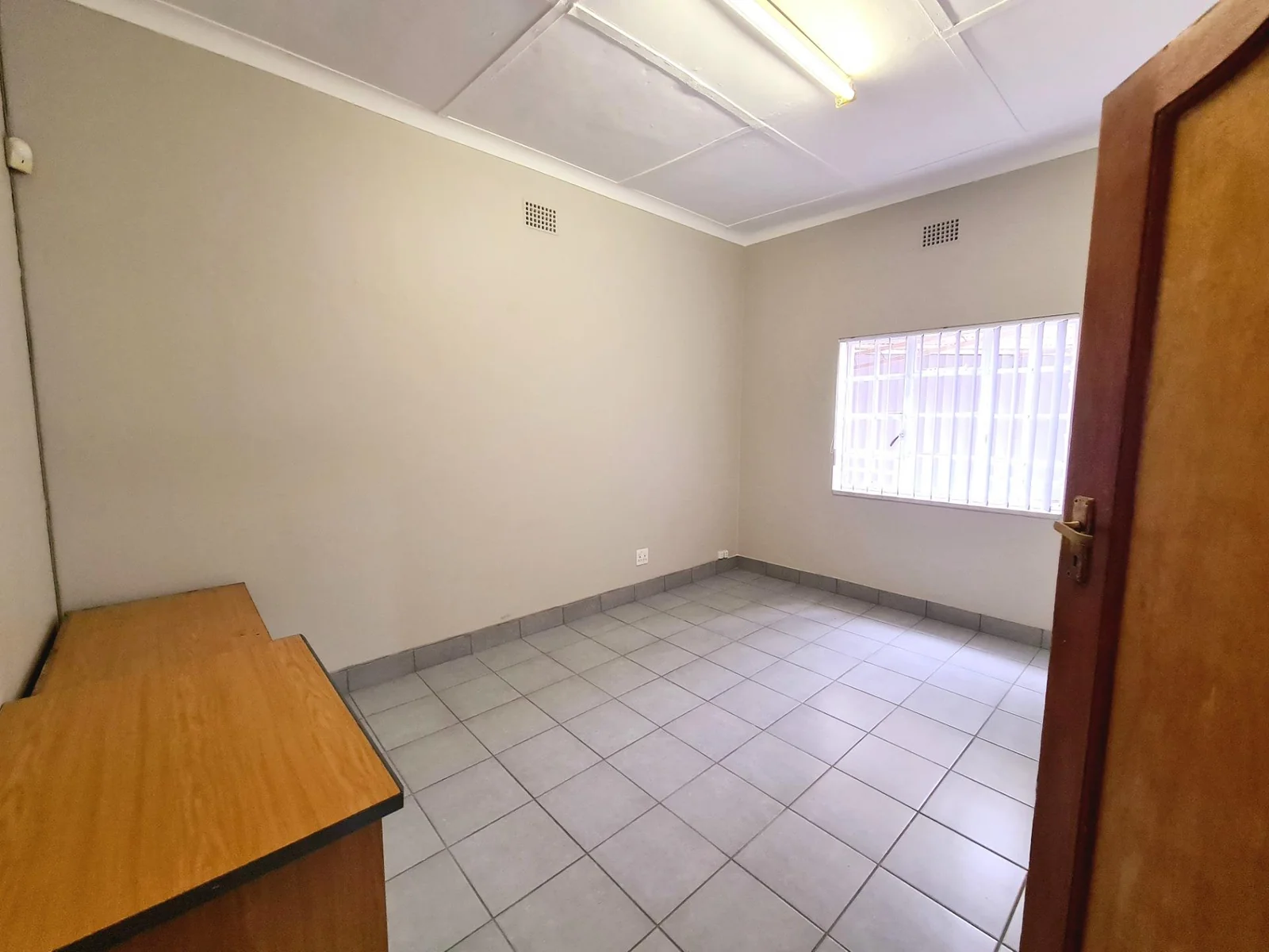Modern office space with prime location