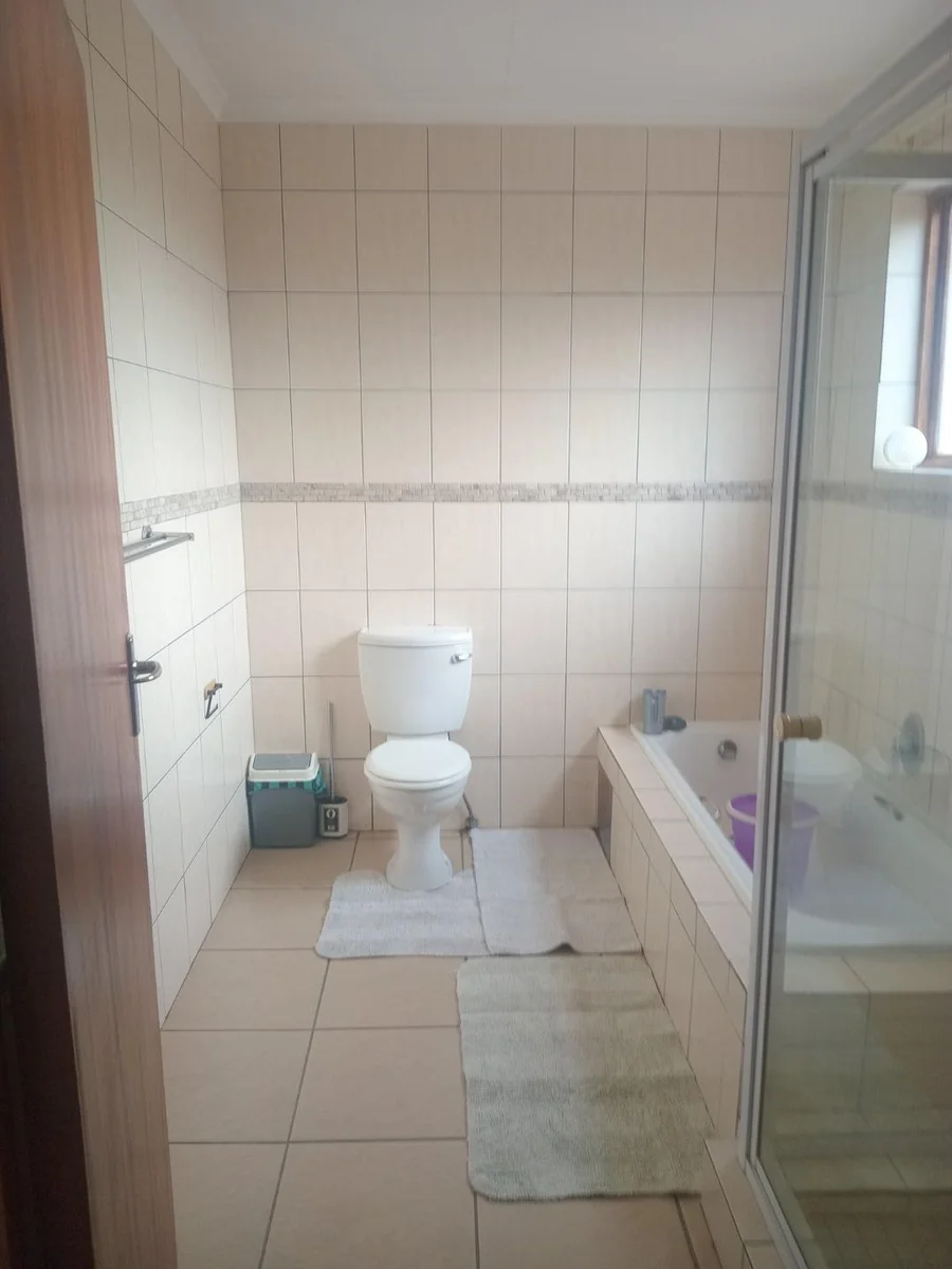 A 3 bed, 2 bath double story house in Country View , Midrand.