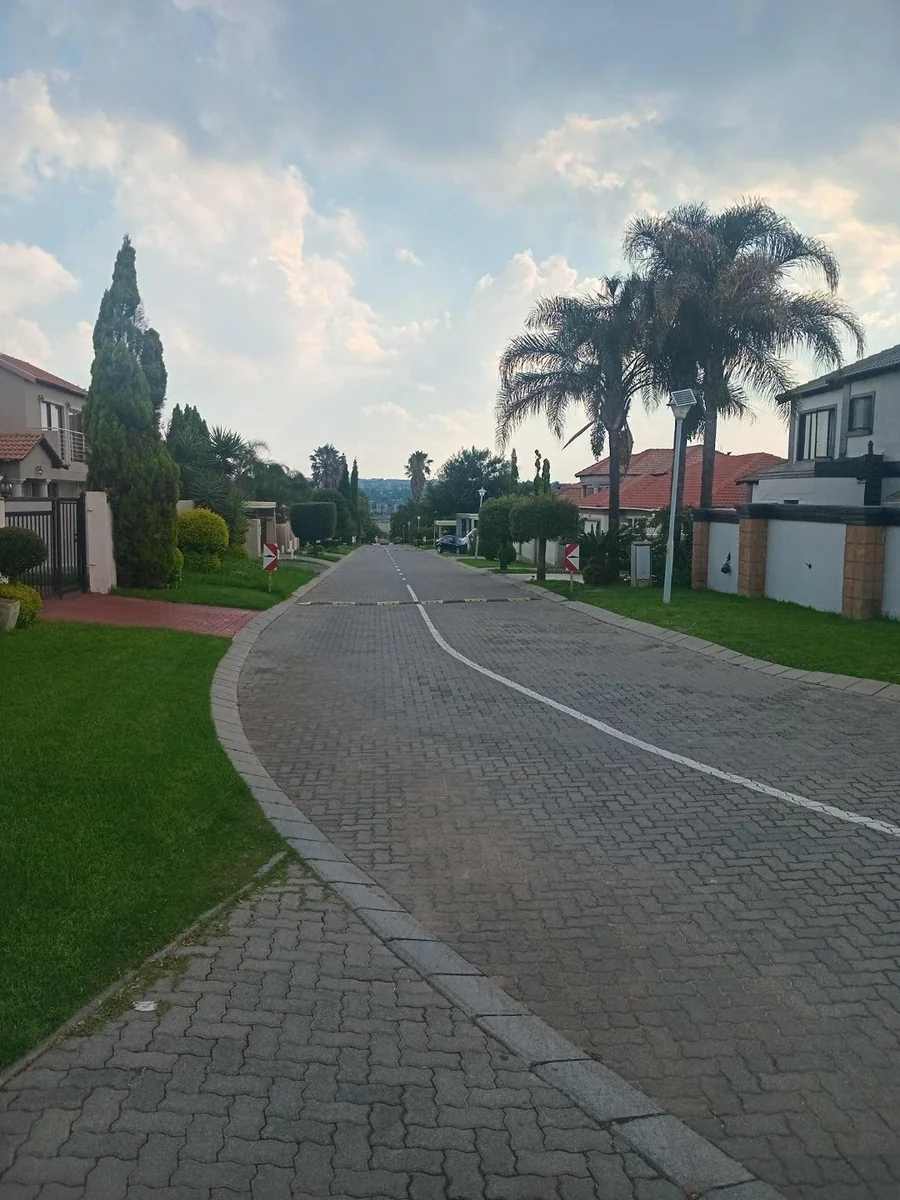 A 3 bed, 2 bath double story house in Country View , Midrand.