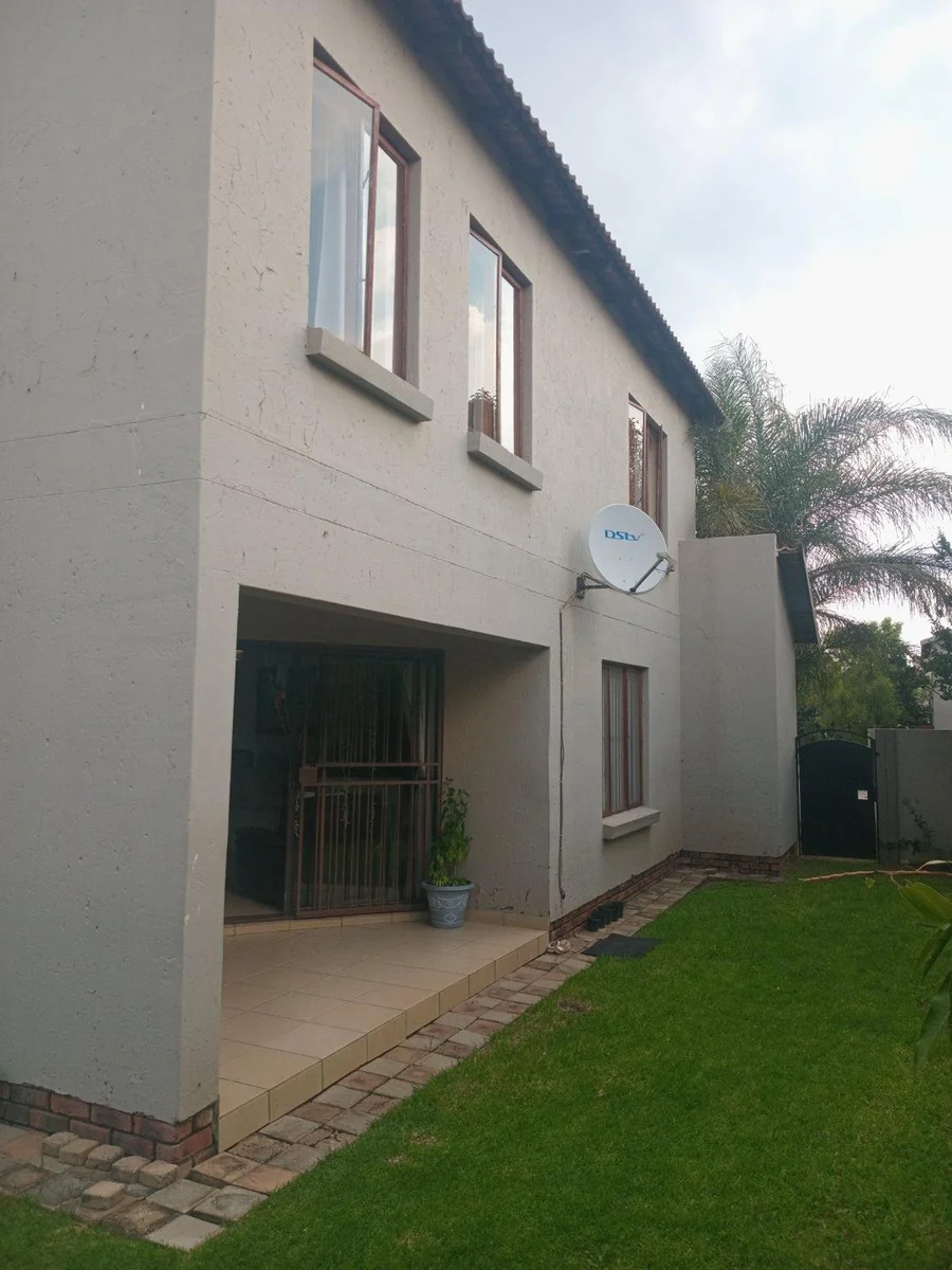 A 3 bed, 2 bath double story house in Country View , Midrand.
