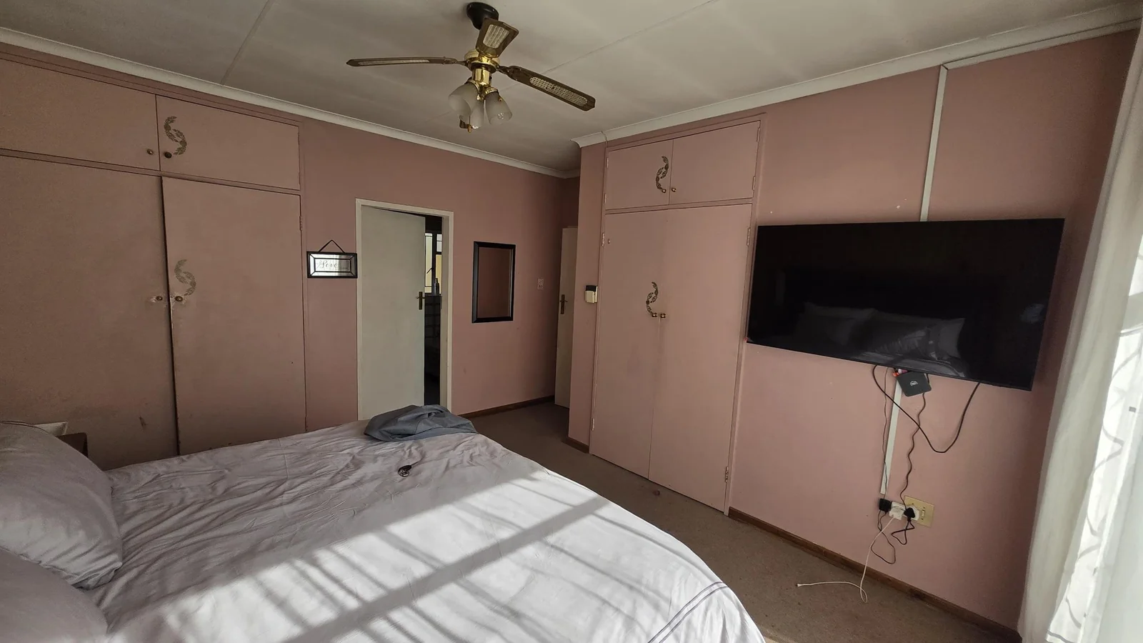 Spacious 3-Bedroom Family Home with Great Potential in Bonaero Park