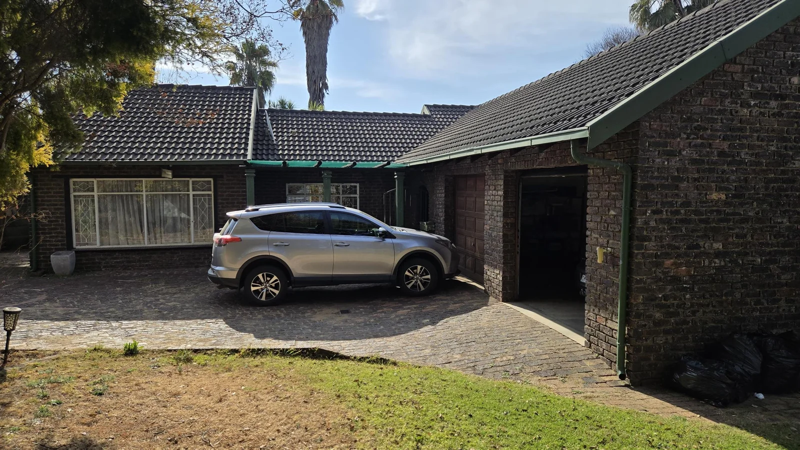 Spacious 3-Bedroom Family Home with Great Potential in Bonaero Park