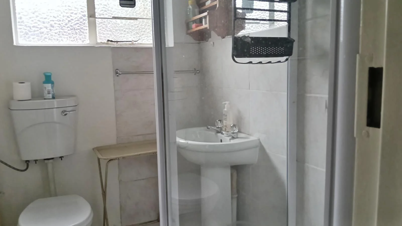 Furnished bachelor flat - no pets allowed to rent in Waverly