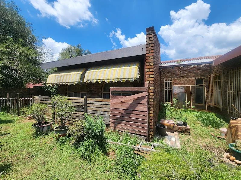 Investor’s Dream, Massive Under-Roof Space, Serious Income Potential