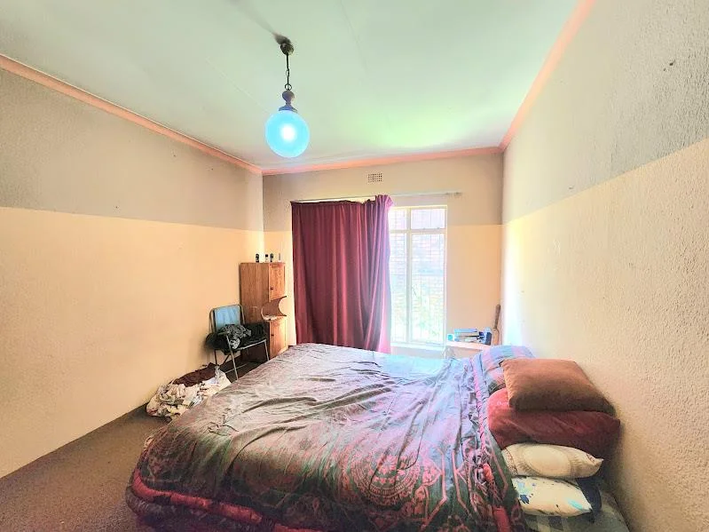 Investor’s Dream, Massive Under-Roof Space, Serious Income Potential