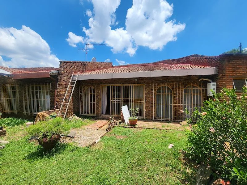 Investor’s Dream, Massive Under-Roof Space, Serious Income Potential