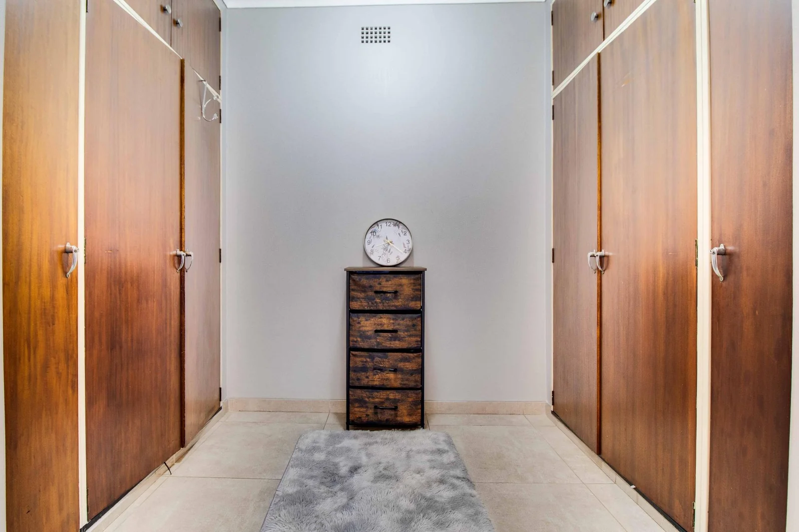 Secure Family Living in a Boomed-Off area with 24-Hour Security