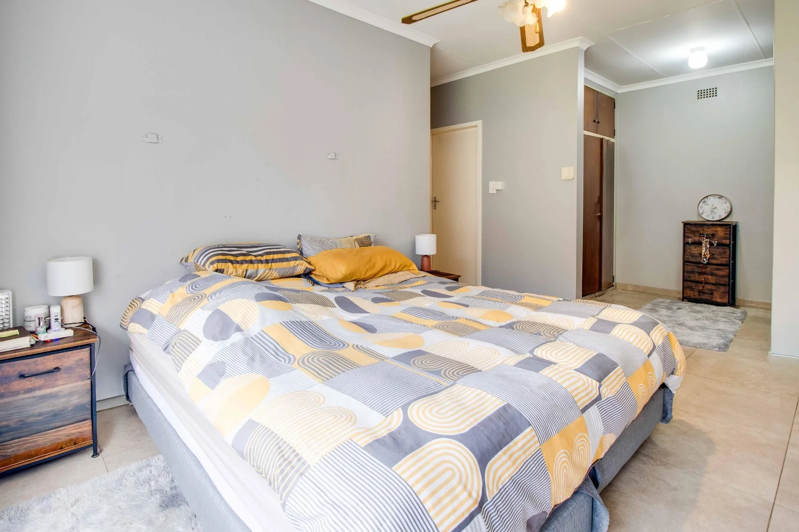 Secure Family Living in a Boomed-Off area with 24-Hour Security