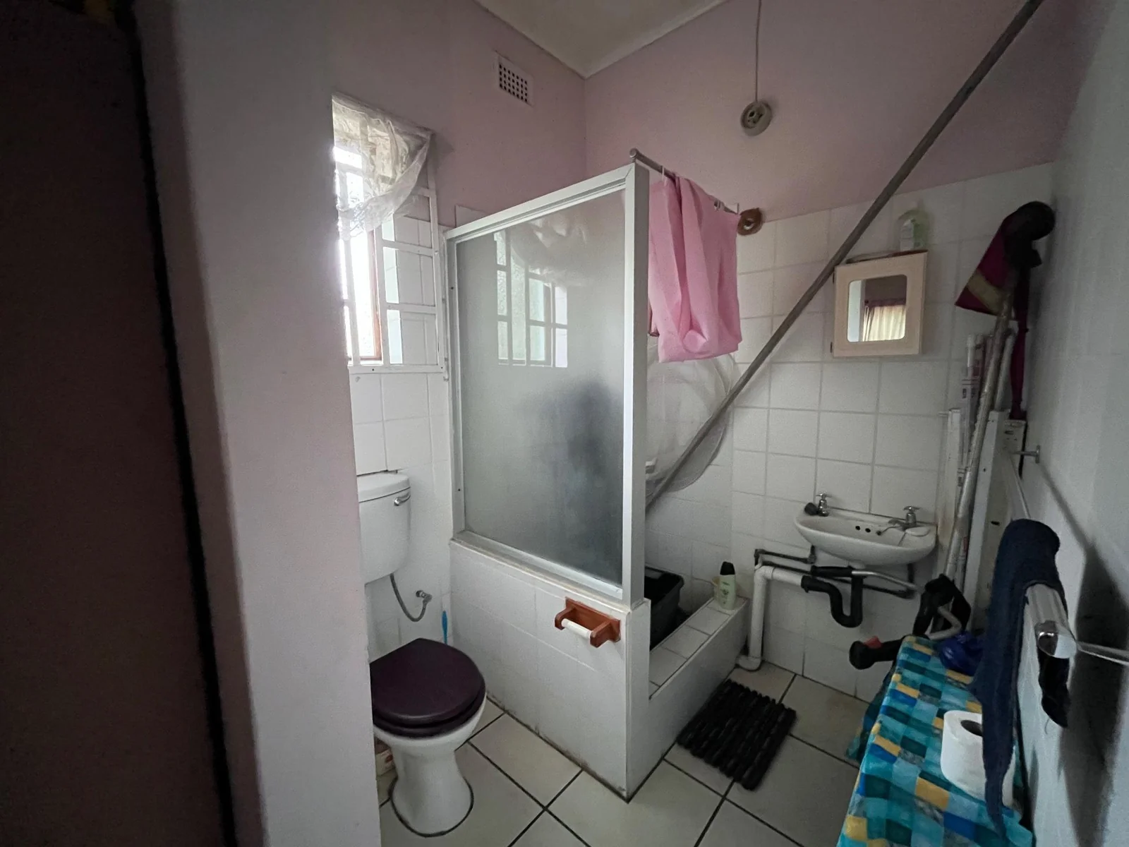 4 Bedroom Home with 1 Bedroom Garden Flat