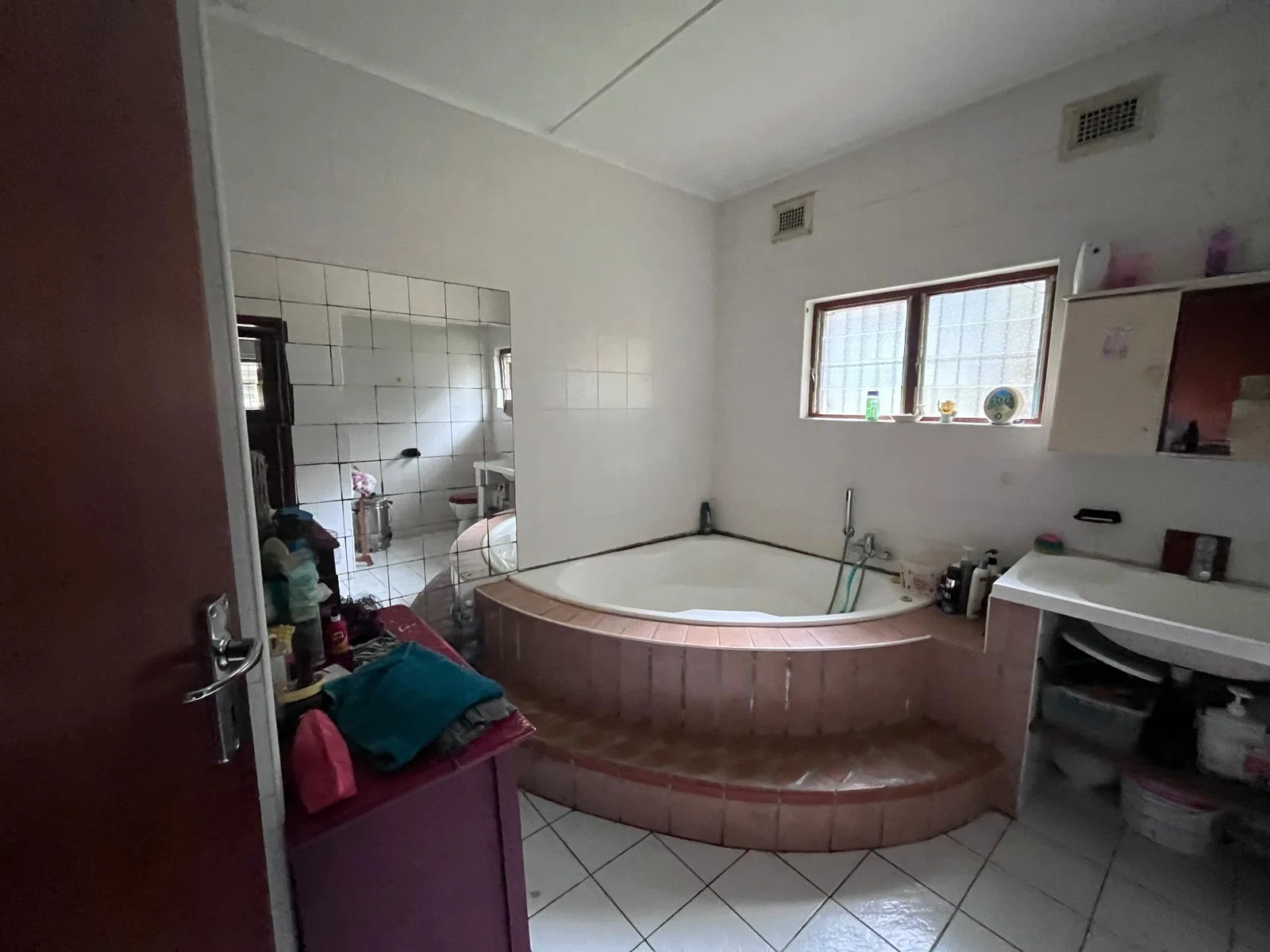 4 Bedroom Home with 1 Bedroom Garden Flat