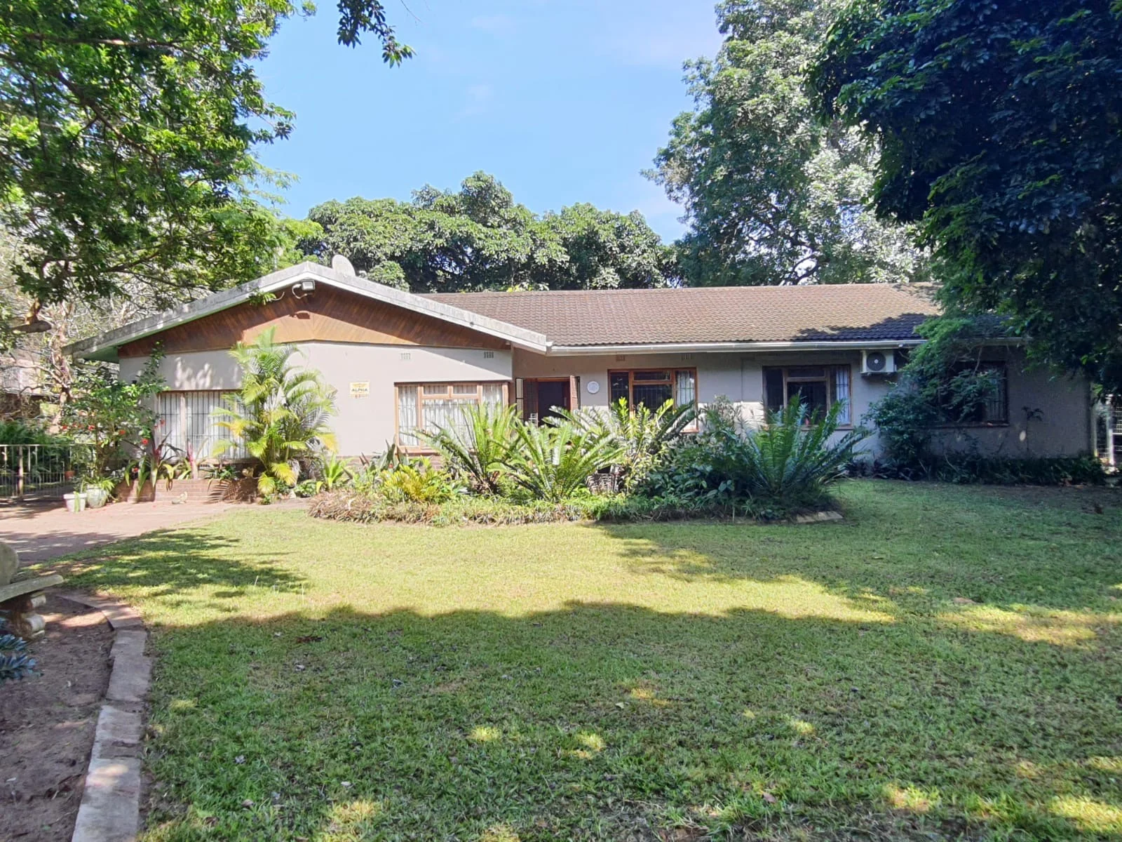 4 Bedroom Home with 1 Bedroom Garden Flat