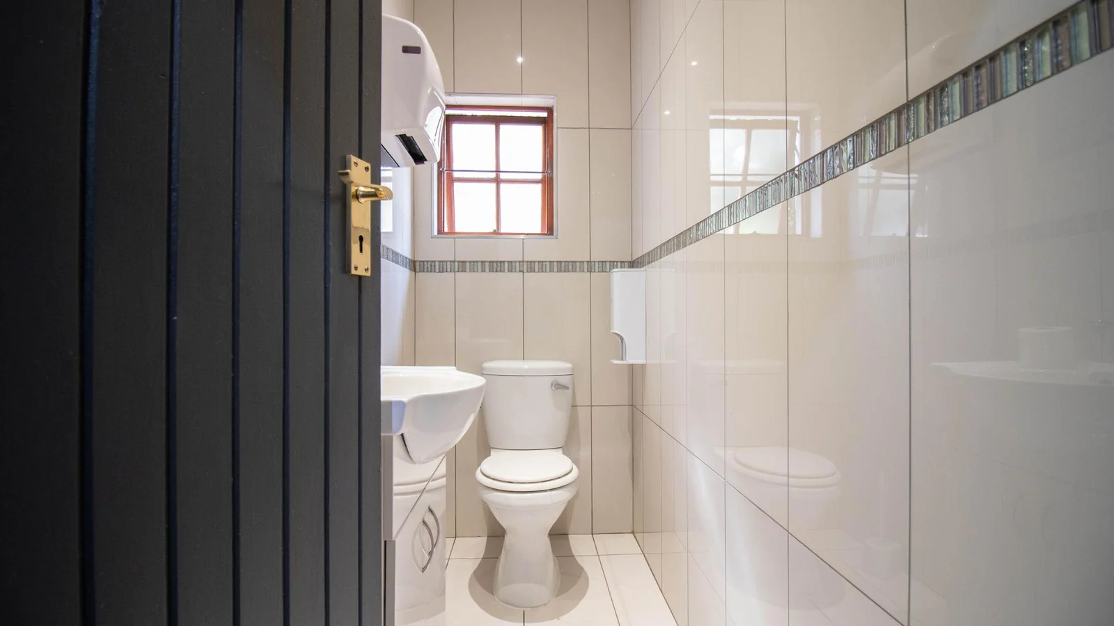 Modern Furnished 3-Person Office | Plug-and-Play Workspace