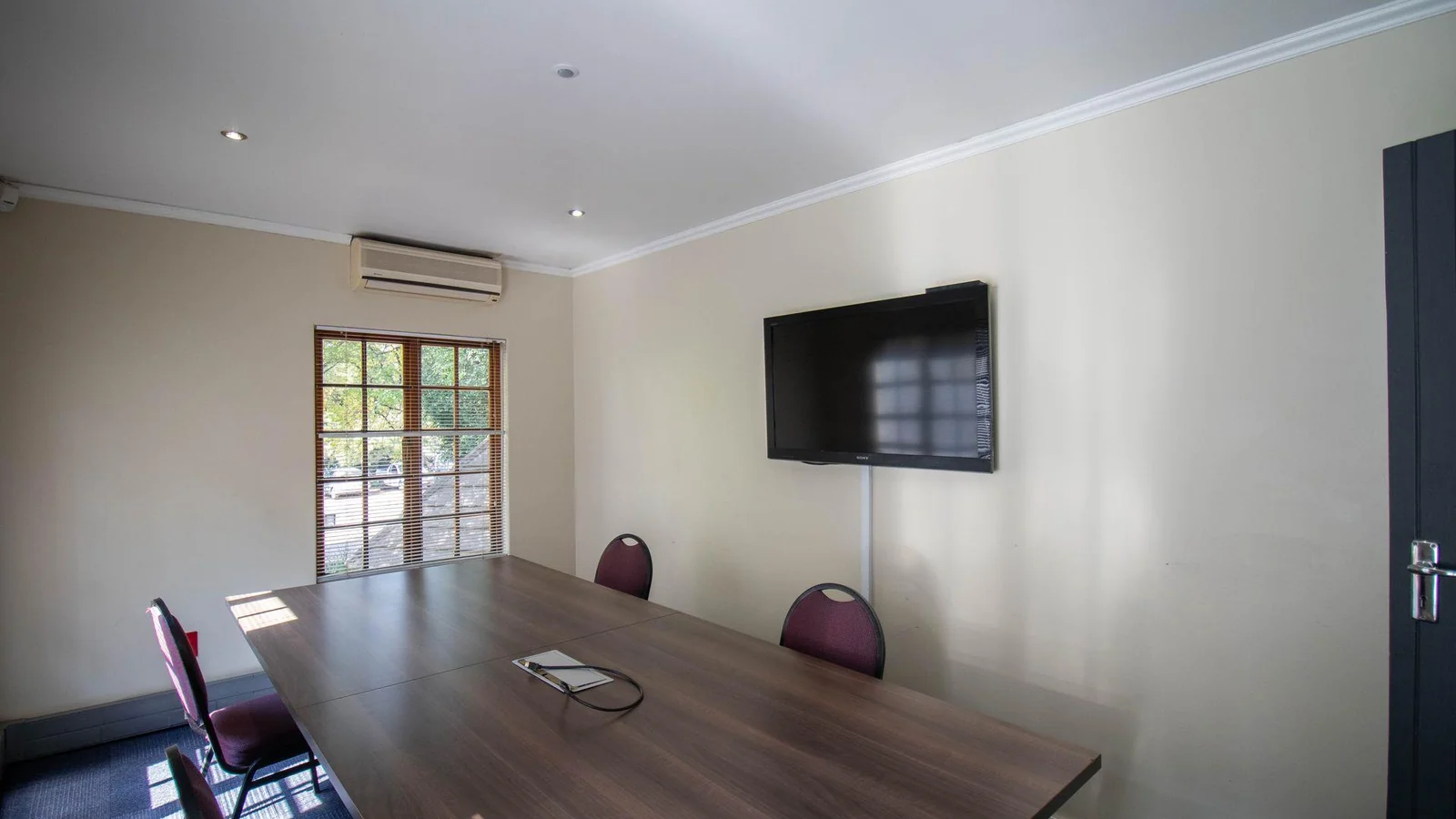 Modern Furnished 3-Person Office | Plug-and-Play Workspace