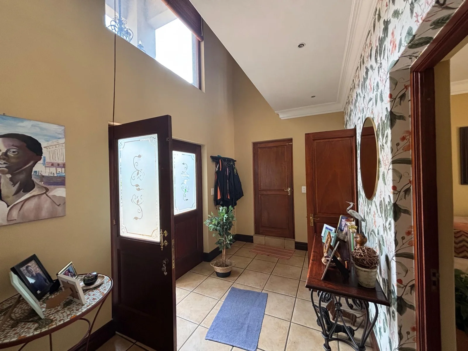 NEW LISTING ...... FAMILY HOME INSIDE SECURITY ESTATE!