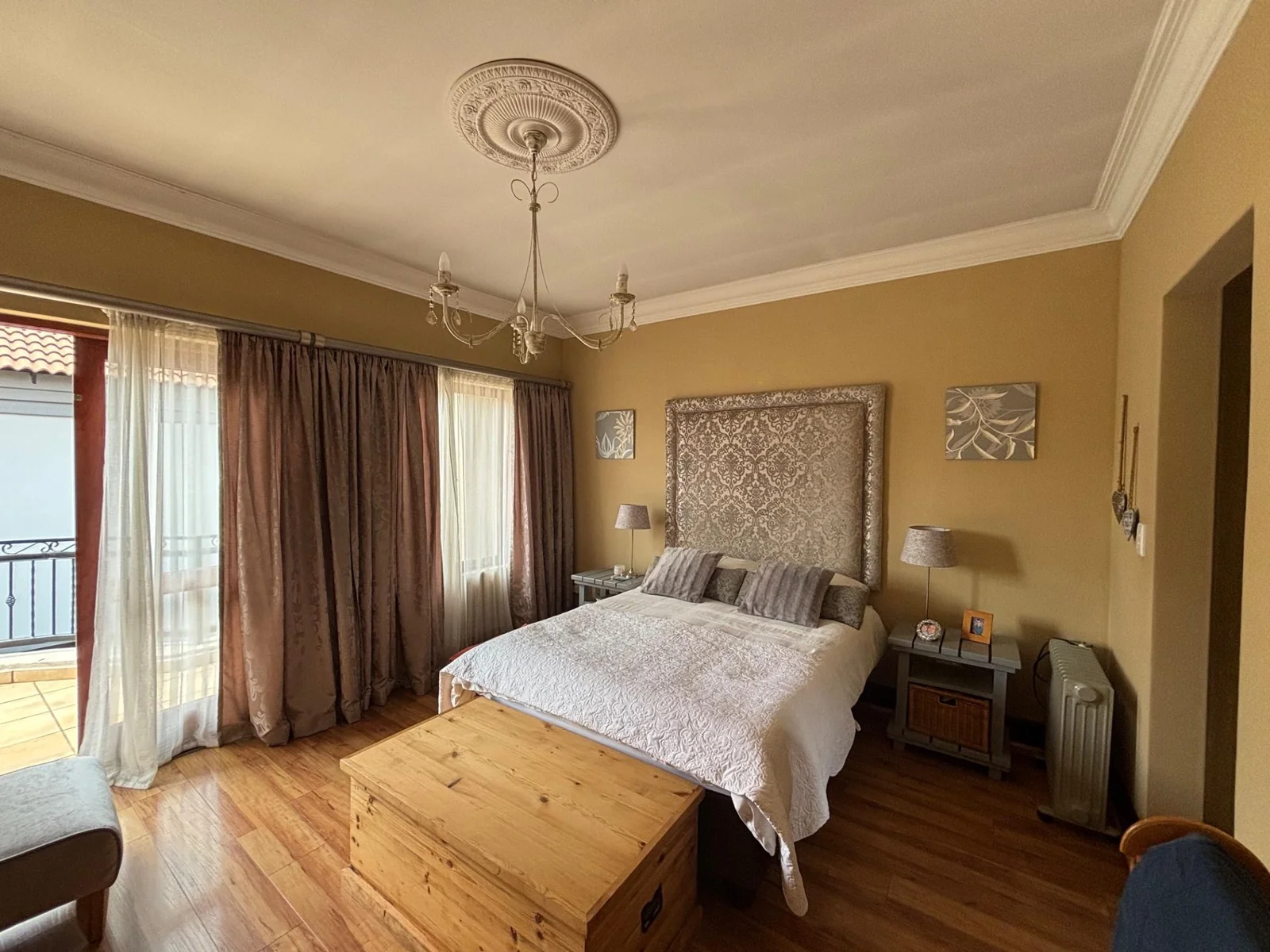 NEW LISTING ...... FAMILY HOME INSIDE SECURITY ESTATE!