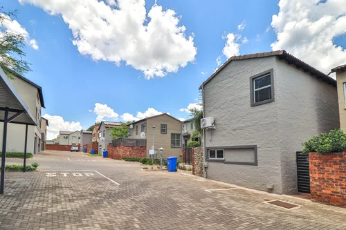 Olympus AH, Pretoria